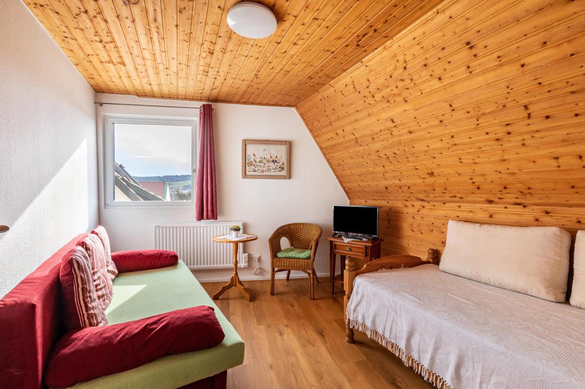 Apartmenthaus Ferienwohnungen Sila Вайнщад Екстериор снимка