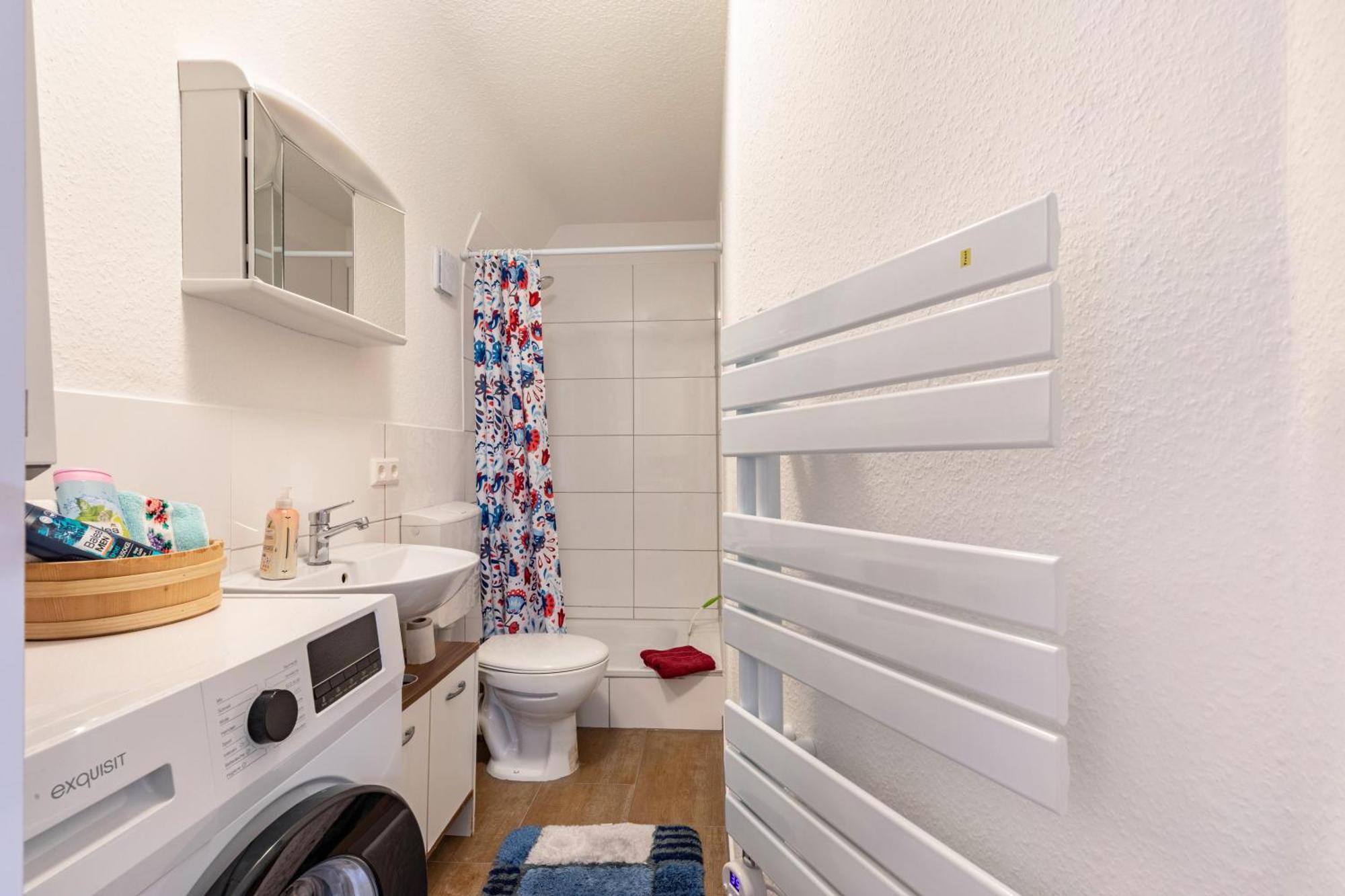 Apartmenthaus Ferienwohnungen Sila Вайнщад Екстериор снимка