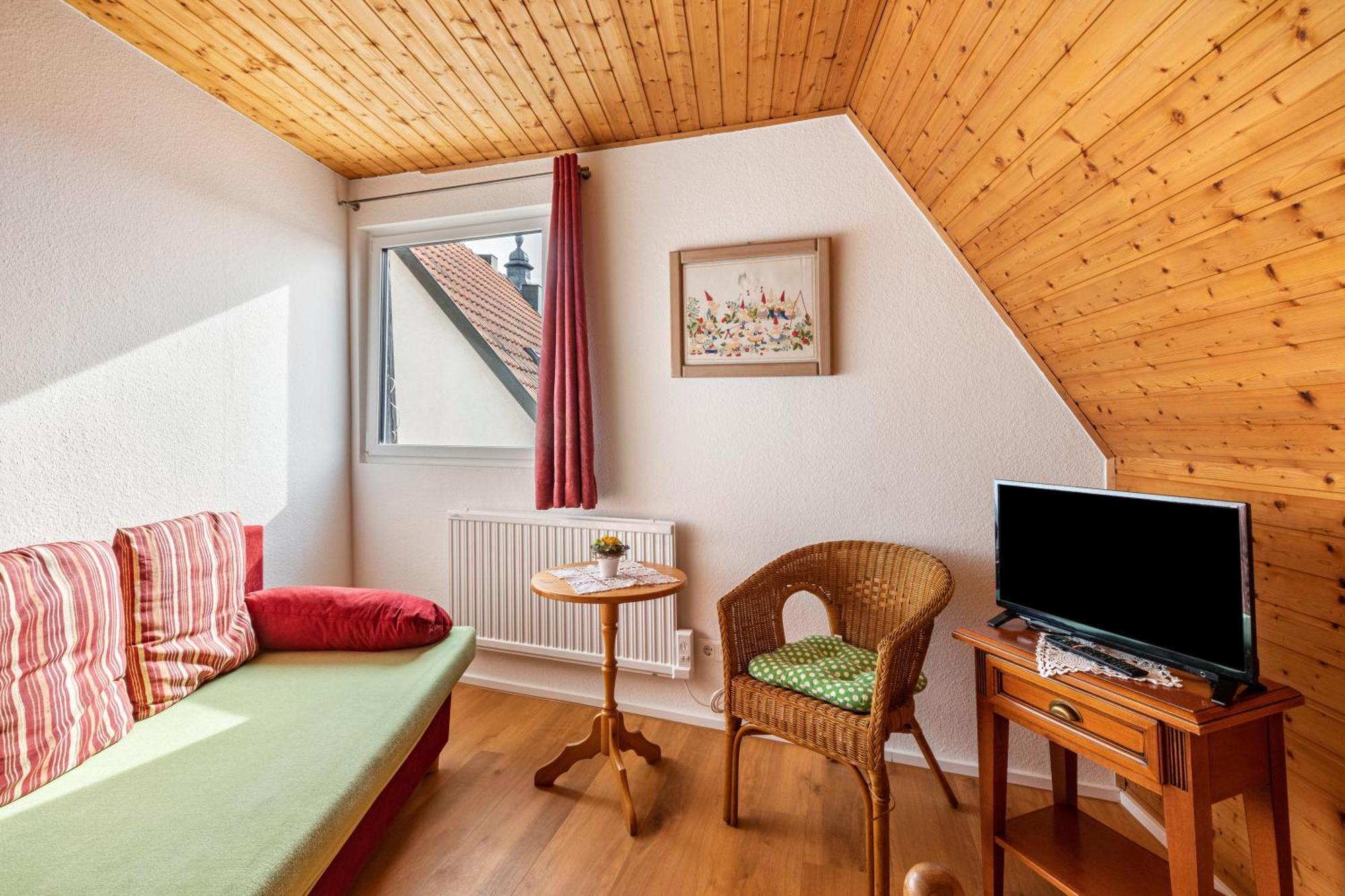Apartmenthaus Ferienwohnungen Sila Вайнщад Екстериор снимка