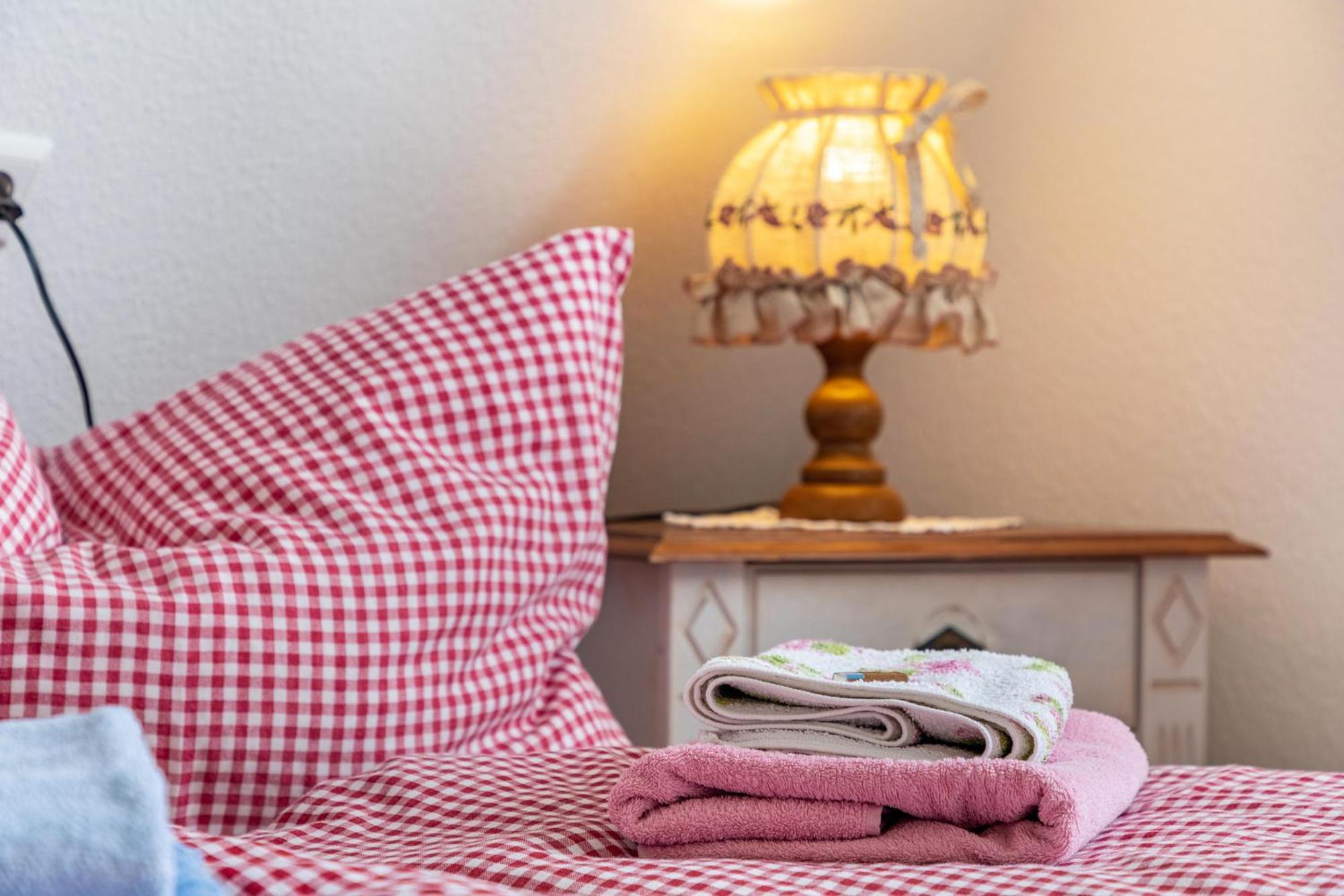 Apartmenthaus Ferienwohnungen Sila Вайнщад Екстериор снимка