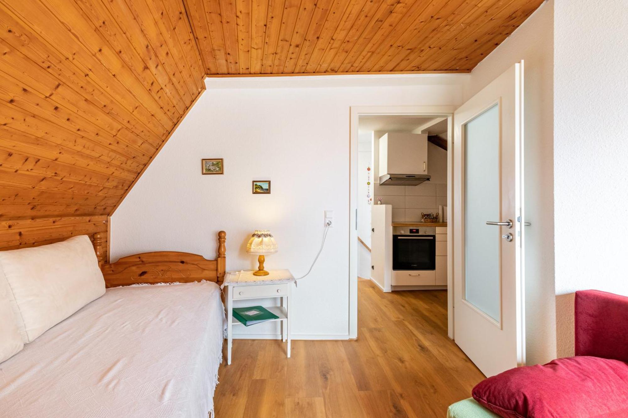 Apartmenthaus Ferienwohnungen Sila Вайнщад Екстериор снимка