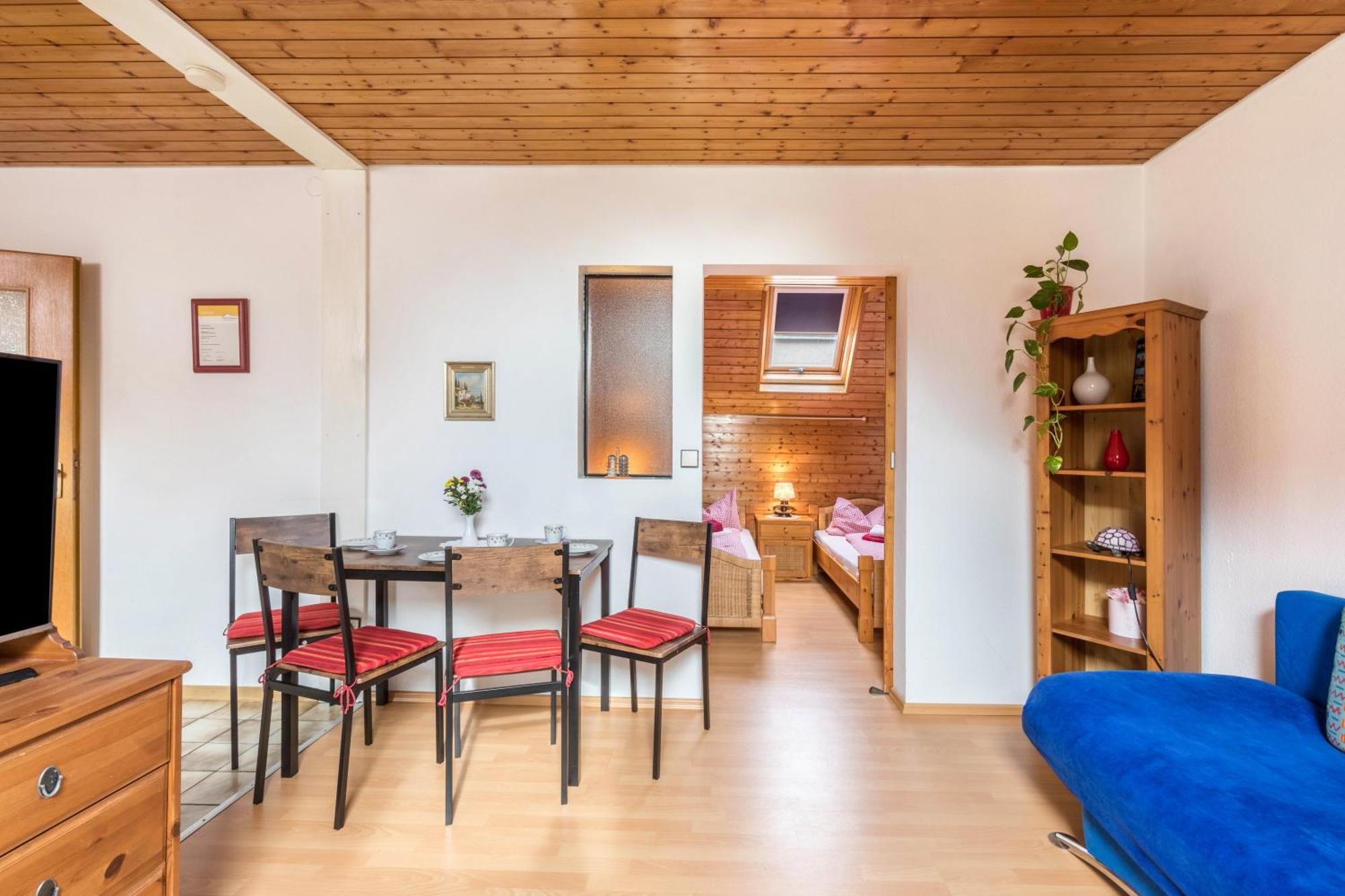 Apartmenthaus Ferienwohnungen Sila Вайнщад Екстериор снимка