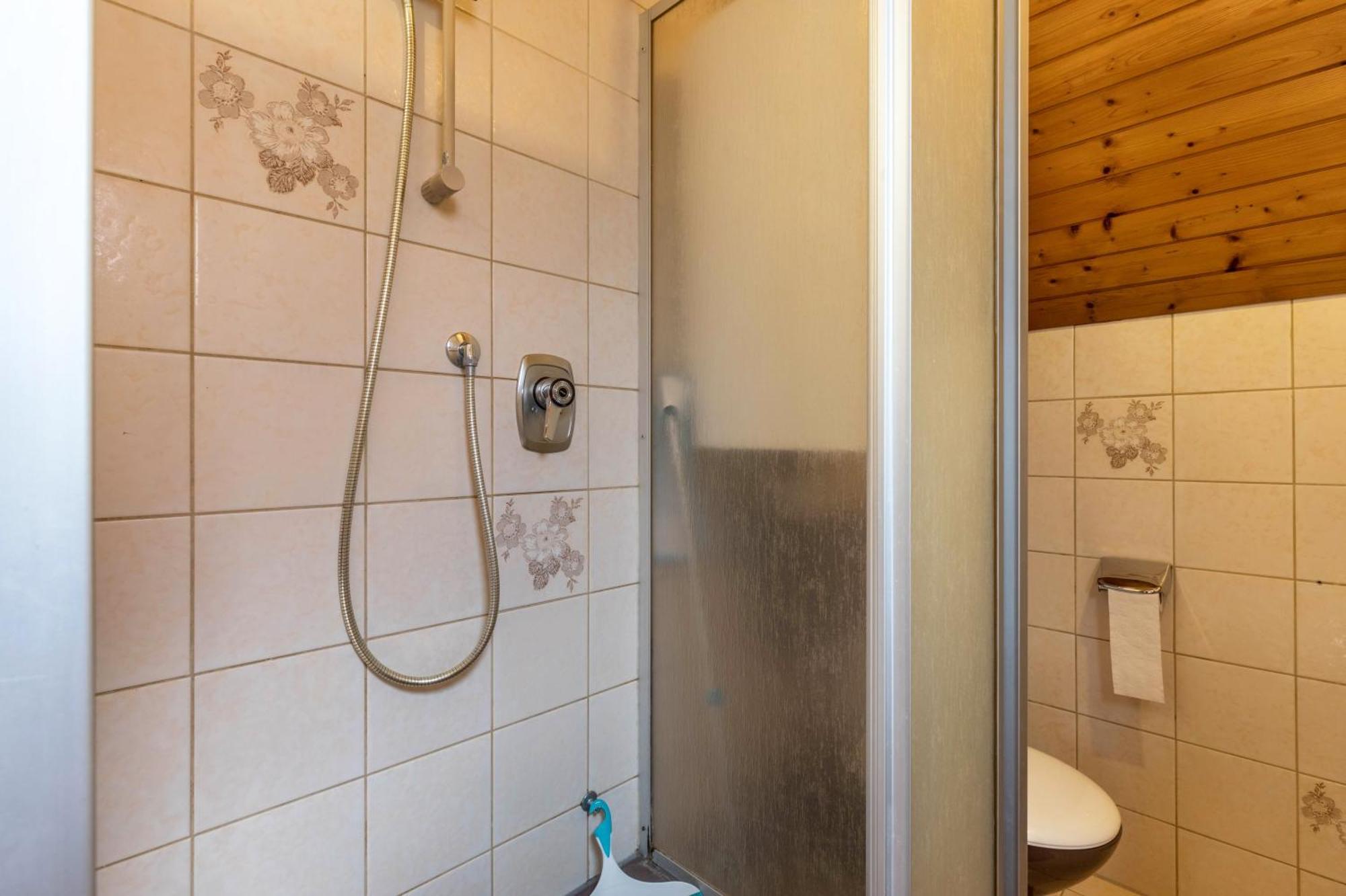Apartmenthaus Ferienwohnungen Sila Вайнщад Екстериор снимка